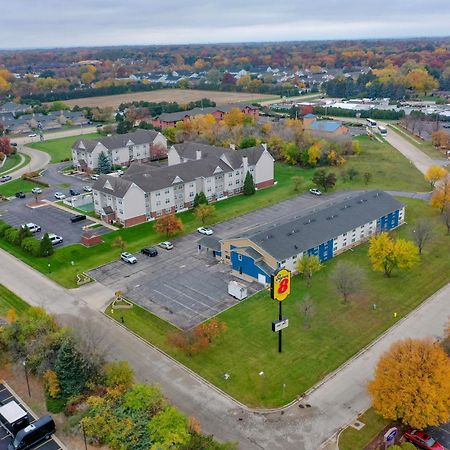 Super 8 By Wyndham Rockford I-90 Casino District Hotell Eksteriør bilde