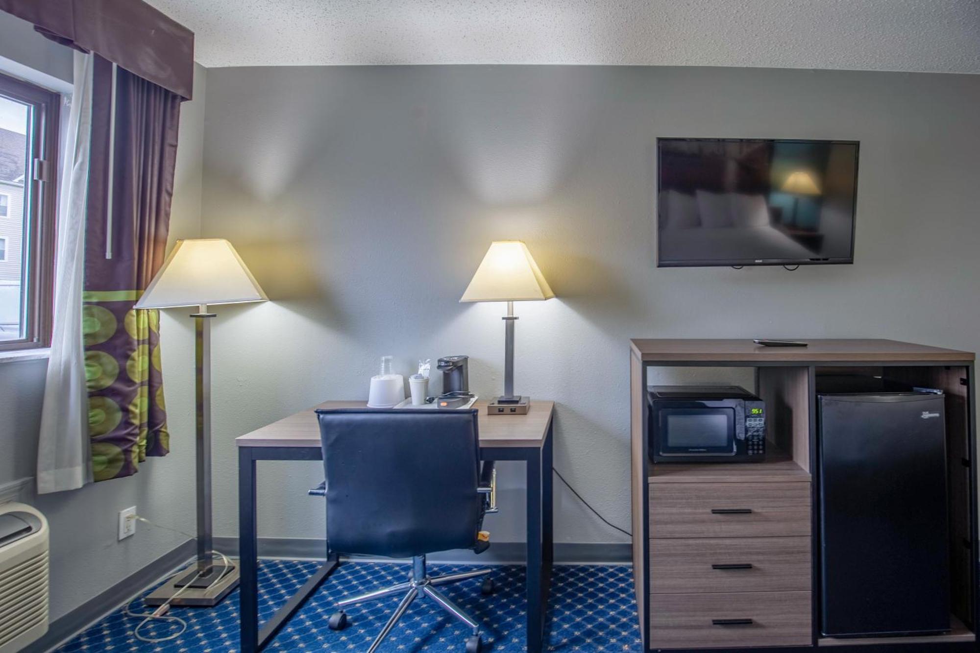 Super 8 By Wyndham Rockford I-90 Casino District Hotell Eksteriør bilde