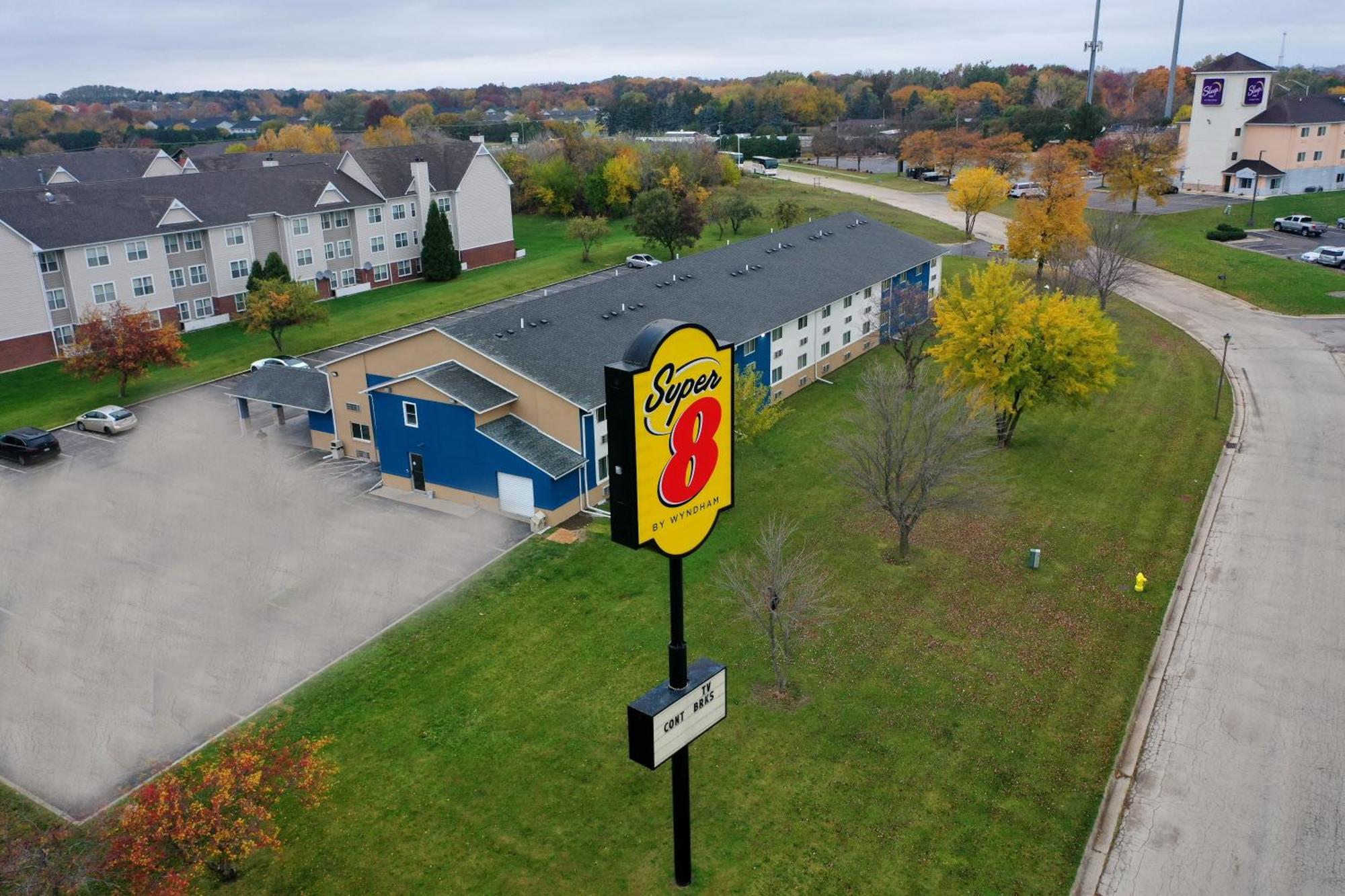 Super 8 By Wyndham Rockford I-90 Casino District Hotell Eksteriør bilde